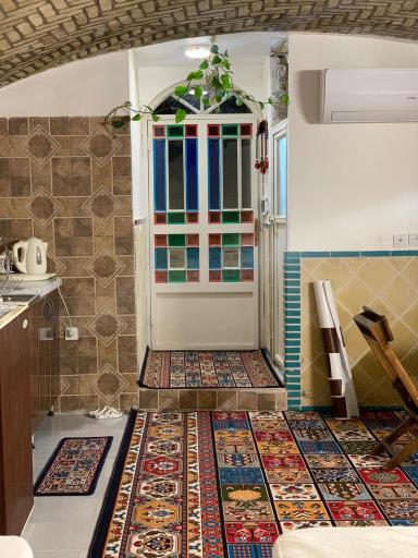 عکس اقامتگاه امیر چخماق (اتاقک)