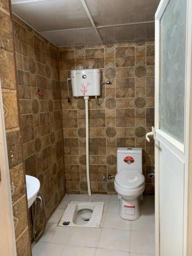 عکس اقامتگاه امیر چخماق (اتاقک)