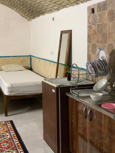 عکس اقامتگاه امیر چخماق (اتاقک)