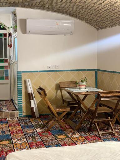 عکس اقامتگاه امیر چخماق (اتاقک)