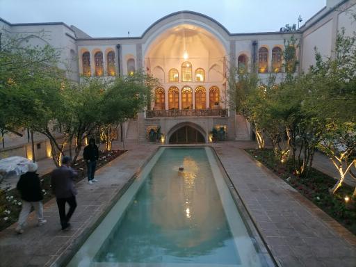 عکس خانه و هتل تاریخی منوچهری