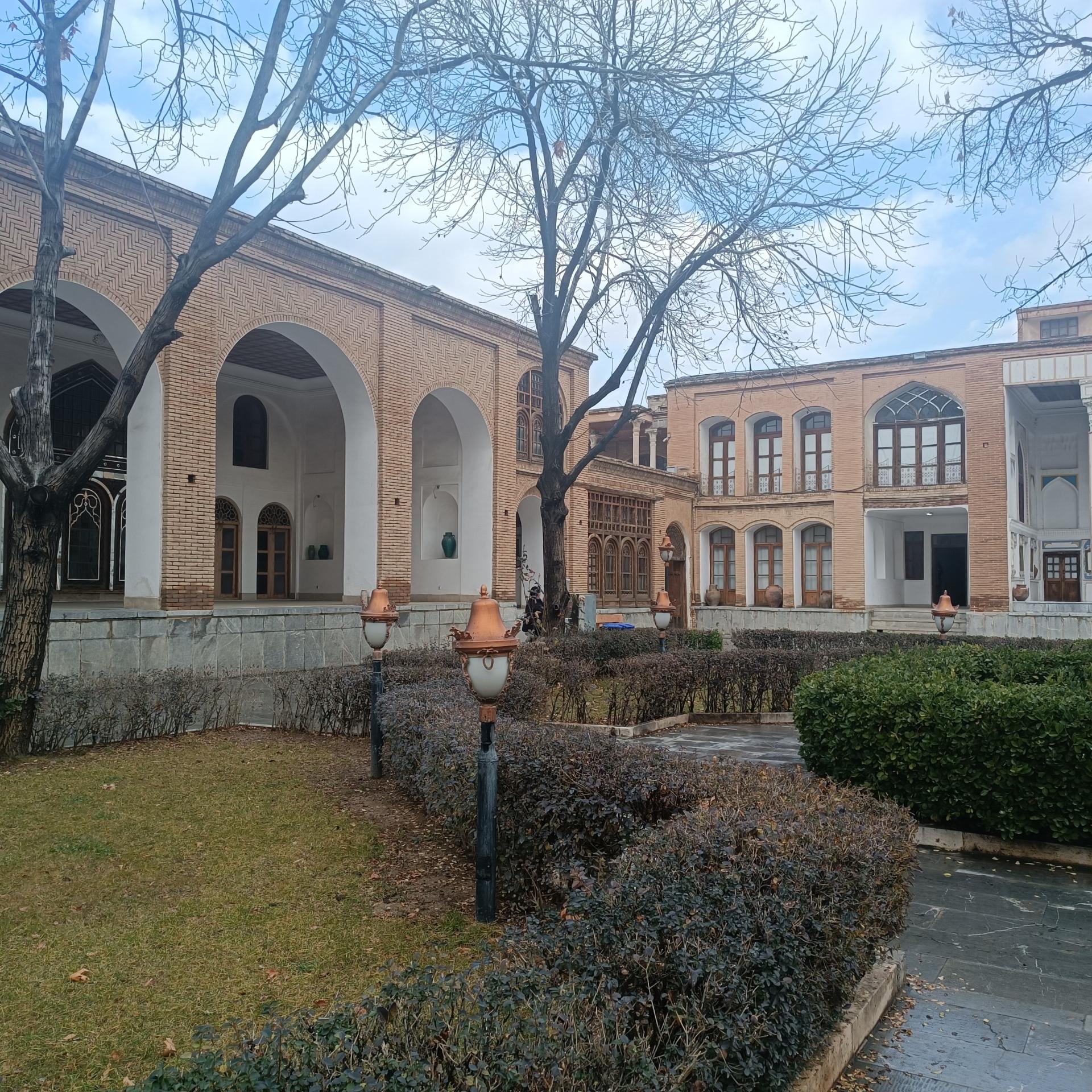 عکس موزه مردم شناسی و خانه کرد