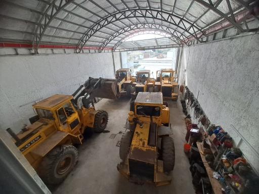 عکس تعمیرگاه لودر مهران نبی نژاد