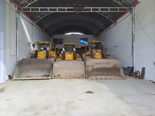 عکس تعمیرگاه لودر مهران نبی نژاد