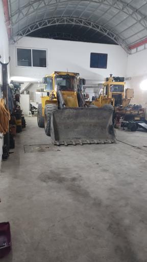 عکس تعمیرگاه لودر مهران نبی نژاد