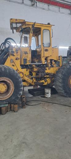 عکس تعمیرگاه لودر مهران نبی نژاد