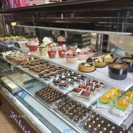 عکس نان و شیرینی استاد بهشتی