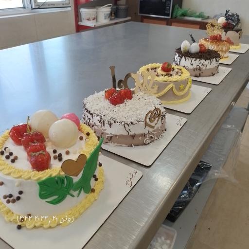 عکس نان و شیرینی استاد بهشتی