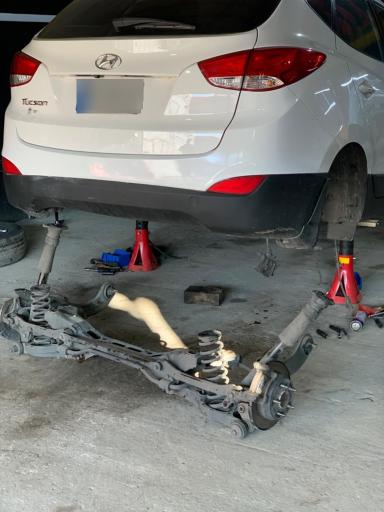 عکس تعمیرگاه تیکاف