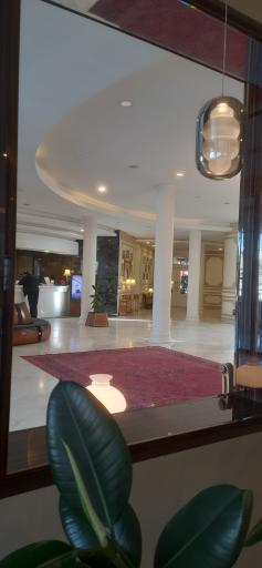 عکس هتل آزادگان