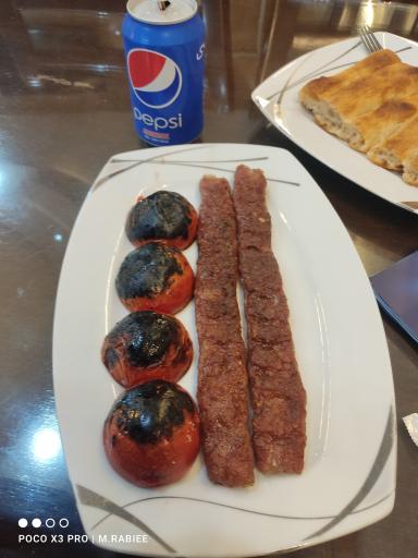 عکس کبابی نیما