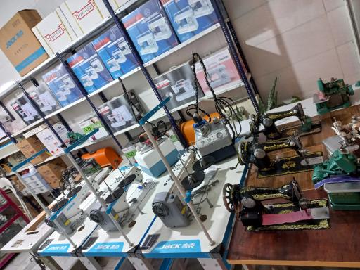 عکس فروشگاه چرخ خیاطی عوض‌پور