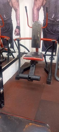 عکس آکادمی بدنسازی پاسارگاد