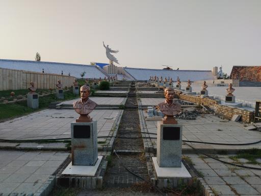 عکس باغ موزه دفاع مقدس همدان