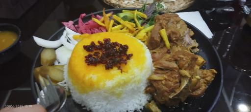 عکس رستوران اتیوم