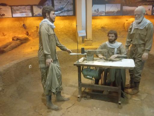 عکس باغ موزه دفاع مقدس همدان