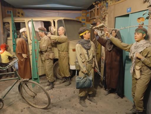 عکس باغ موزه دفاع مقدس همدان