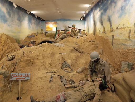 عکس باغ موزه دفاع مقدس همدان