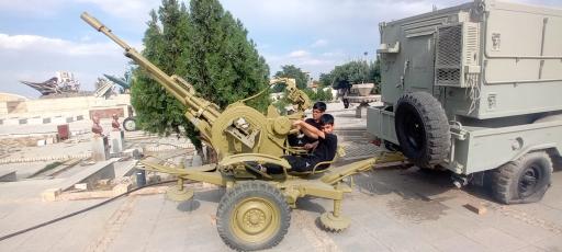 عکس باغ موزه دفاع مقدس همدان