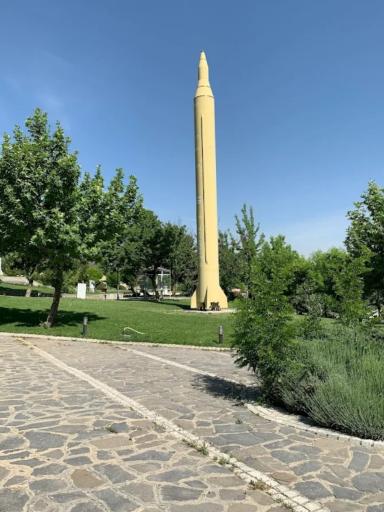 عکس باغ موزه دفاع مقدس همدان