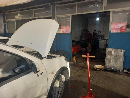 عکس تعمیرگاه مکانیکی پیشران