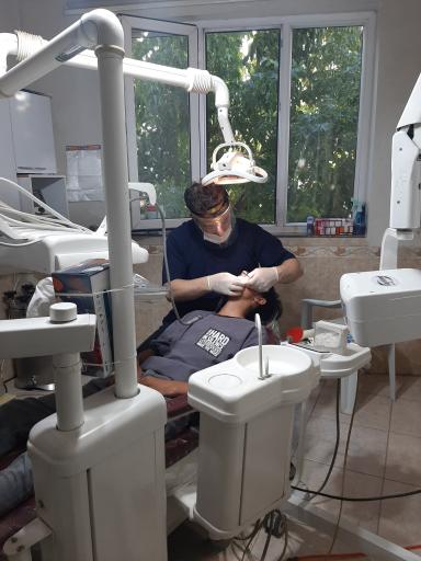 عکس دندانپزشکی دکتر شادکام