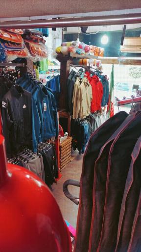 عکس فروشگاه ورزشی سینا اسپرت