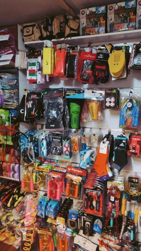 عکس فروشگاه ورزشی سینا اسپرت