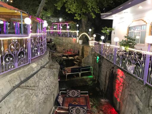 عکس رستوران گلایل طلایی
