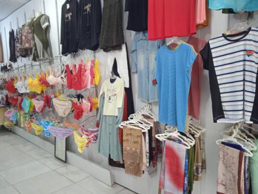 عکس ارزانسرای پوشاک خانواده 