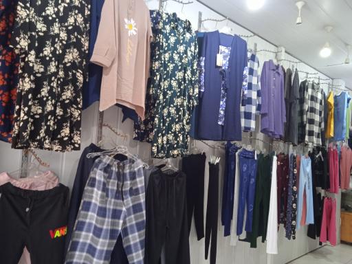 عکس ارزانسرای پوشاک خانواده 