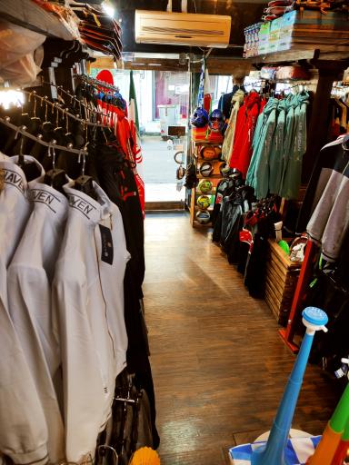 عکس فروشگاه ورزشی سینا اسپرت