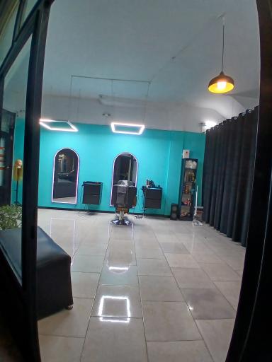 عکس آرایشگاه مردانه دریا