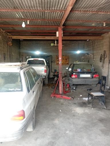 عکس مکانیکی مهندس طاها