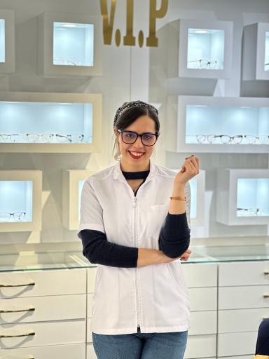 بینایی سنجی و عینک دردشت