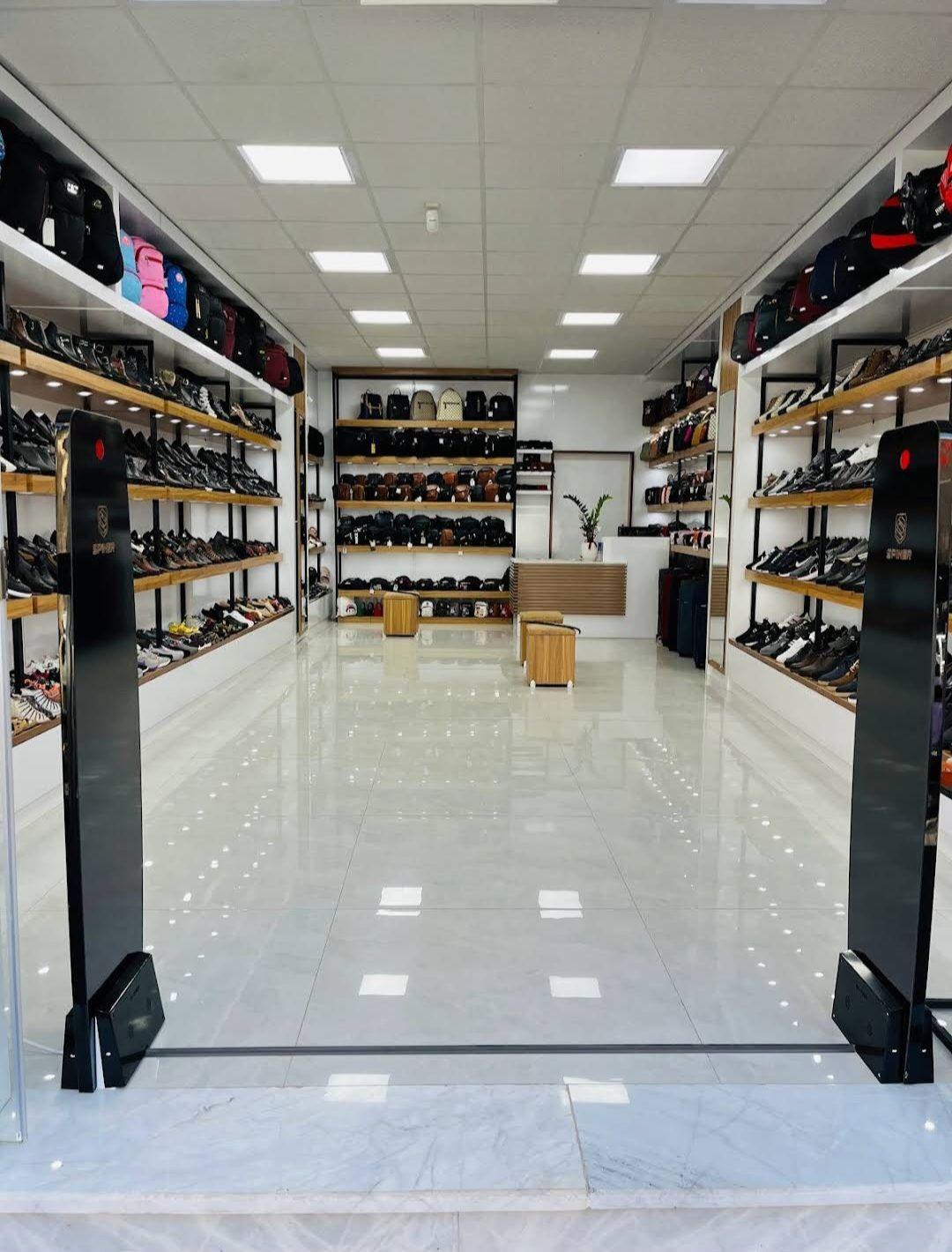 عکس کیف و کفش عادل