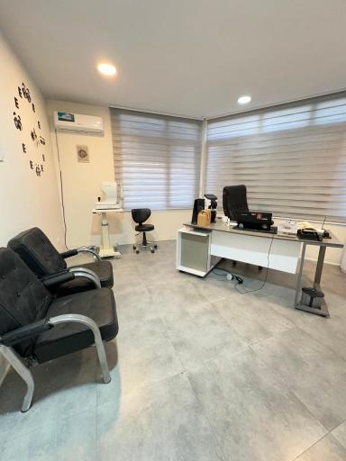 عکس بینایی سنجی و عینک دردشت