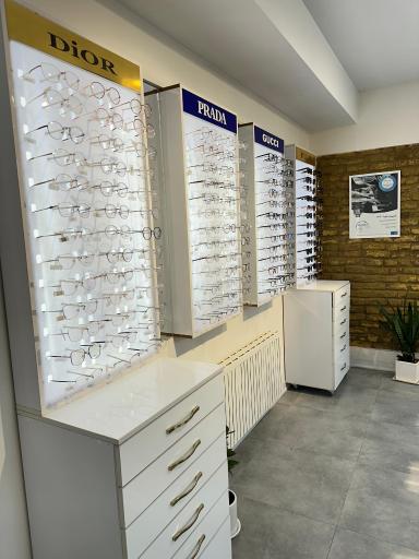 عکس بینایی سنجی و عینک دردشت