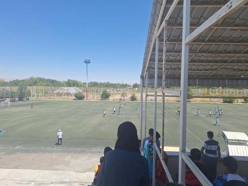 عکس زمین چمن مصنوعی نصرت شهرداری مشهد