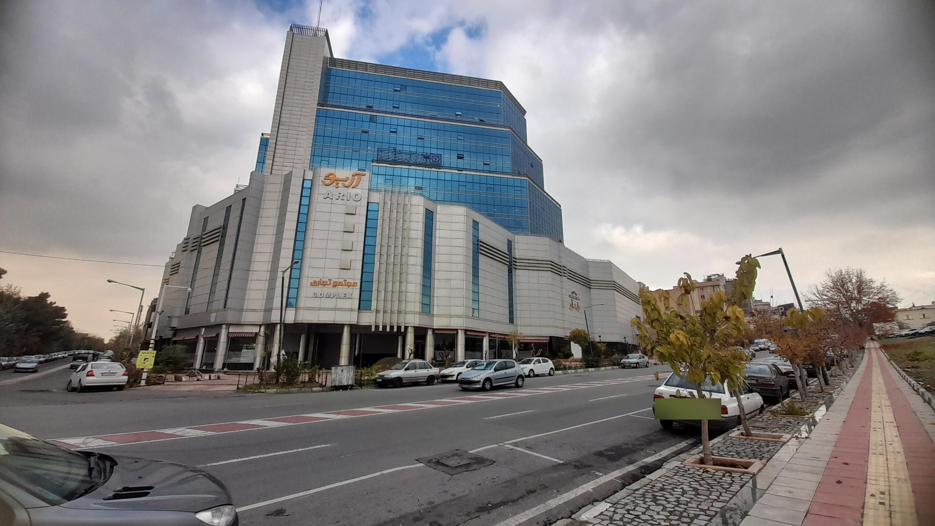 عکس تالار پذیرایی قصر آریو