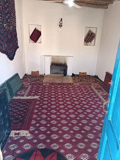 عکس بومگردی و اقامتگاه خالدنبی(جمشید عمرعطا)