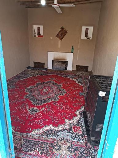 عکس بومگردی و اقامتگاه خالدنبی(جمشید عمرعطا)