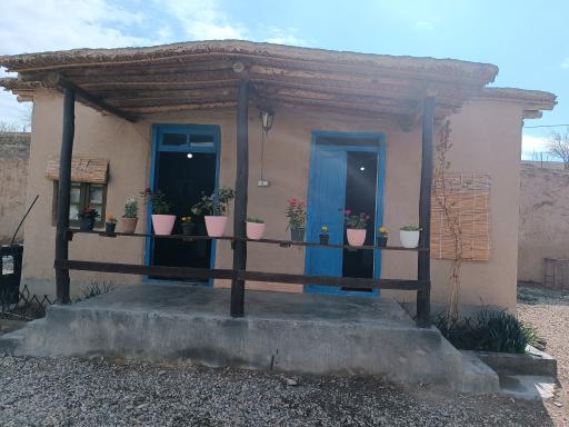 عکس بومگردی و اقامتگاه خالدنبی(جمشید عمرعطا)