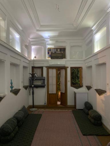 بومگردی عطار میبد