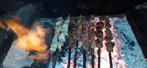 عکس کبابی دادا حسین