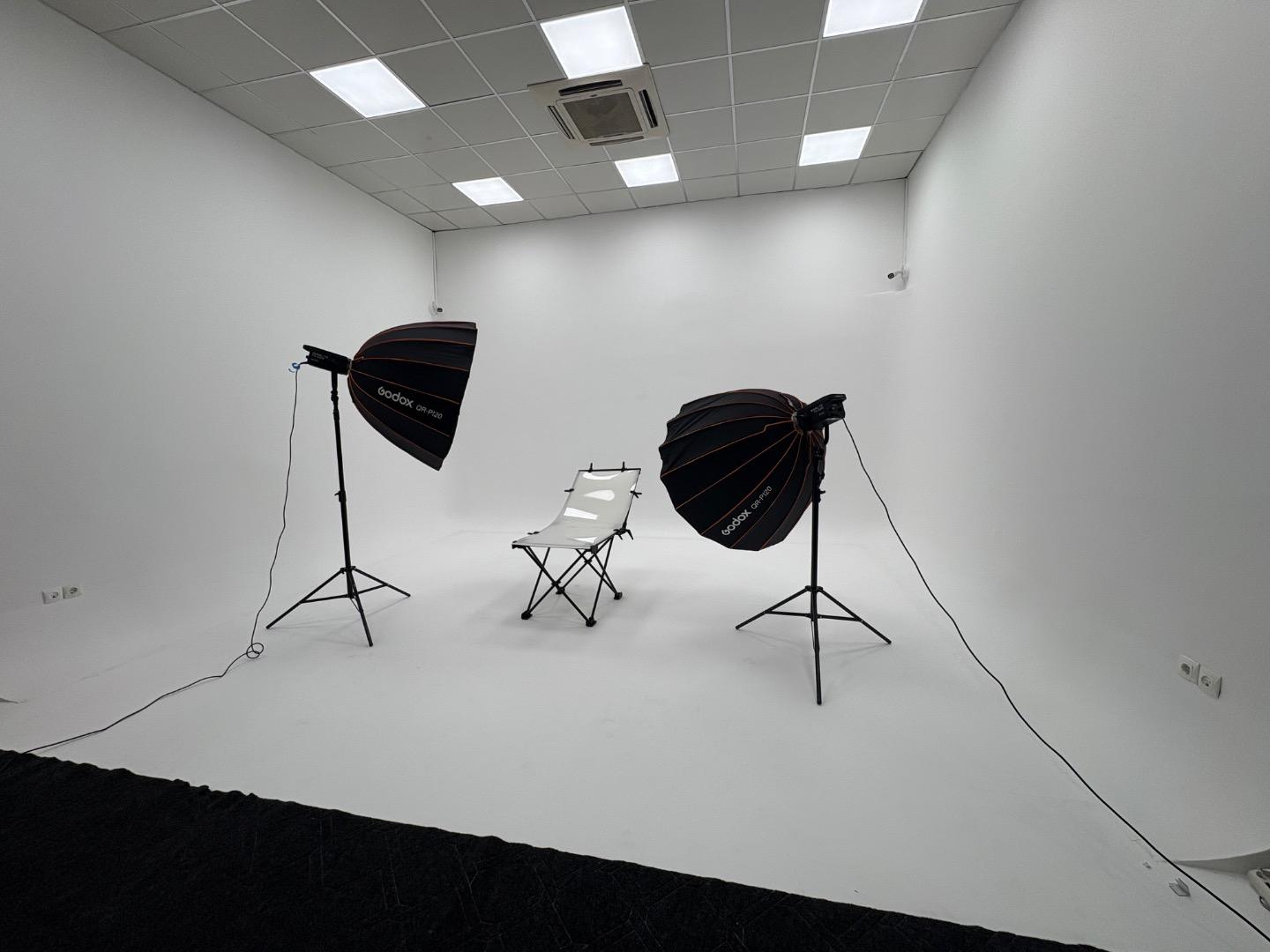 عکس استودیو وایت روم زیسا