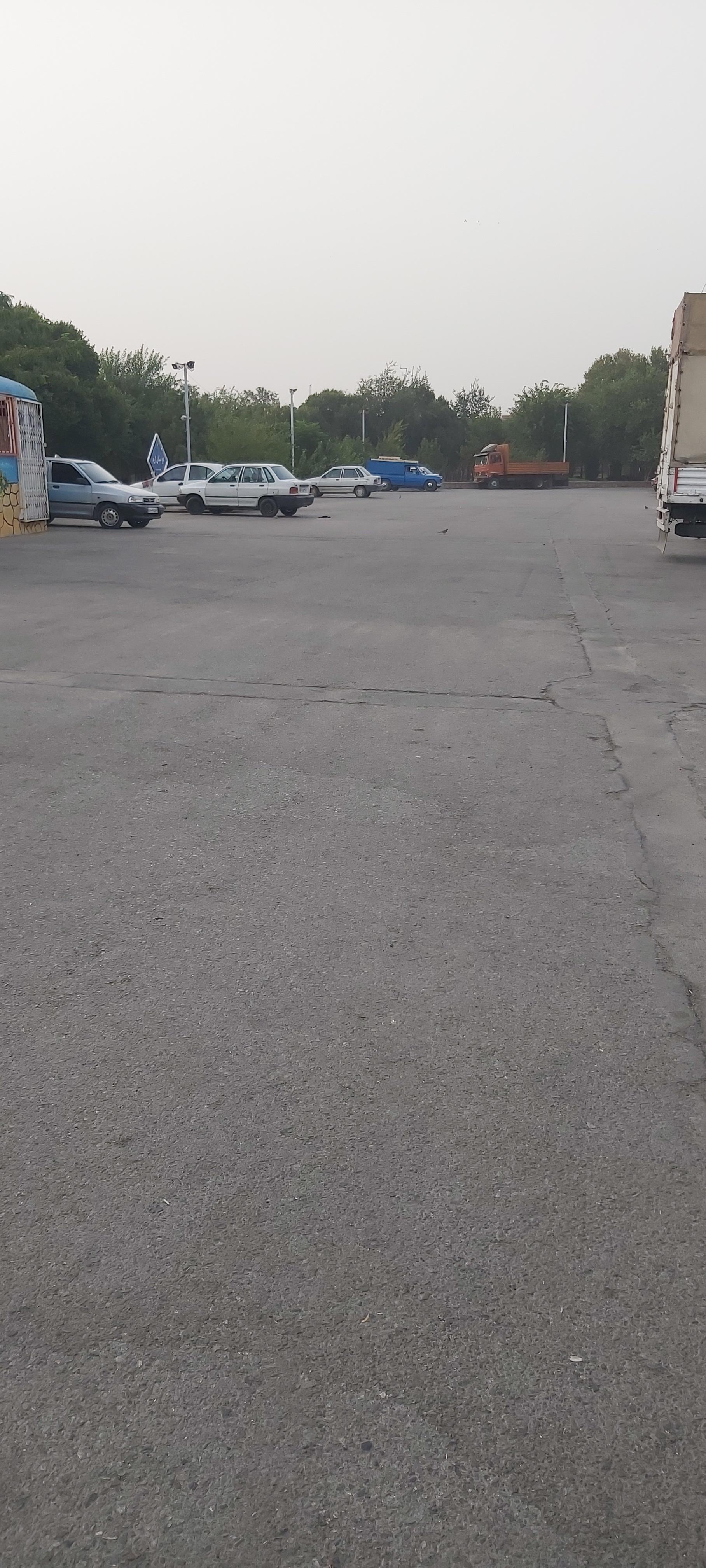 عکس پارکینگ پارک ارم