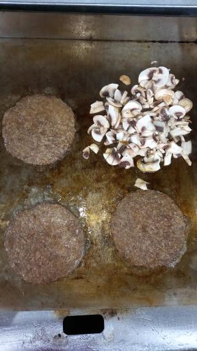 عکس رستوران فست‌فود هلی