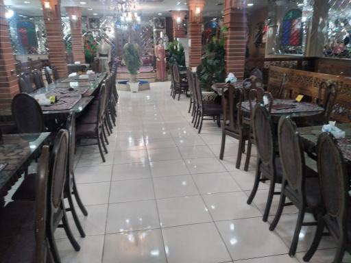 عکس تالار و رستوران سنتی شب گل