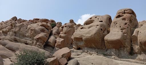 عکس آدمک های سنگی روستای وردیج